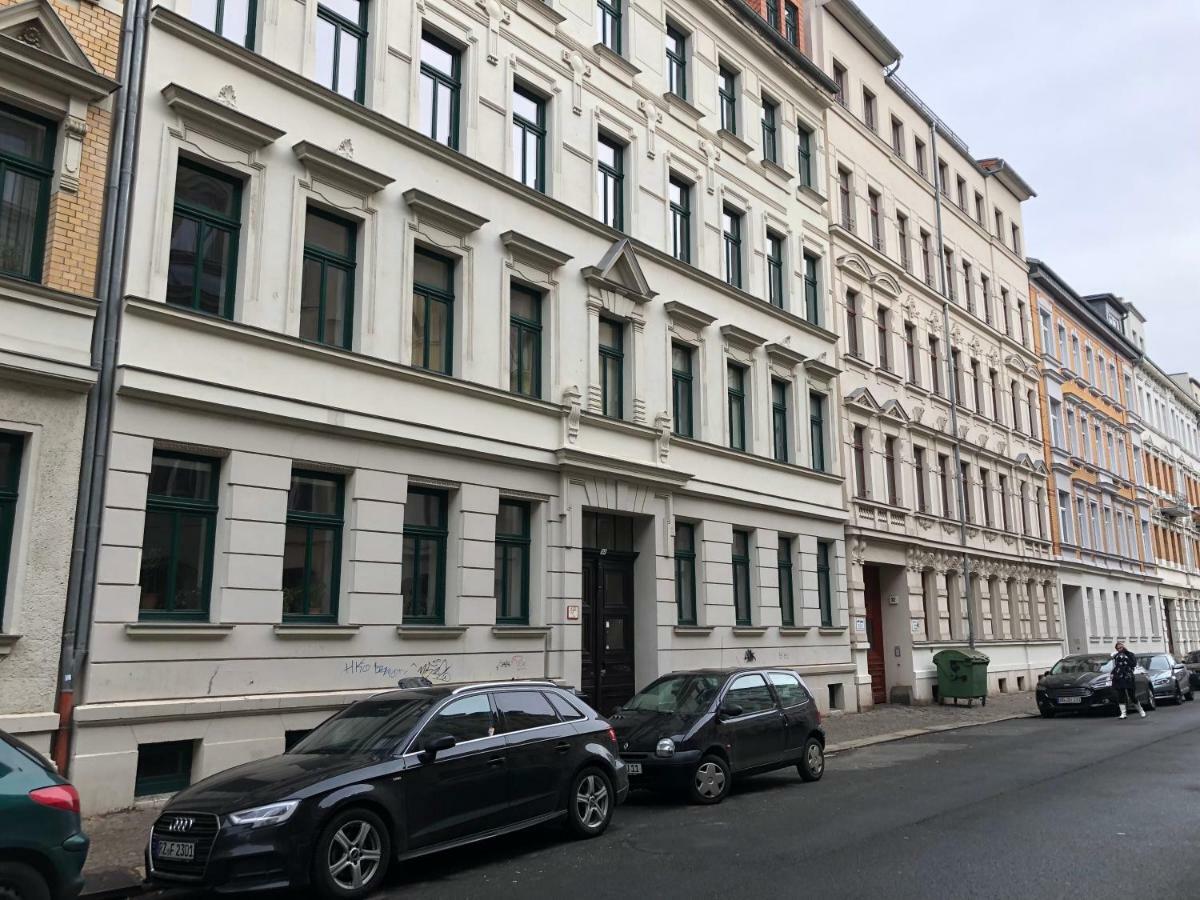Kuschelige Dachgeschosswohnung Am Clarapark Leipzig Eksteriør billede